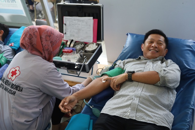 Kegiatan donor darah dalam rangkaian kegiatan Pelindo Day 2023. Foto: Dok. Pelindo Wilayah Kerja Makassar