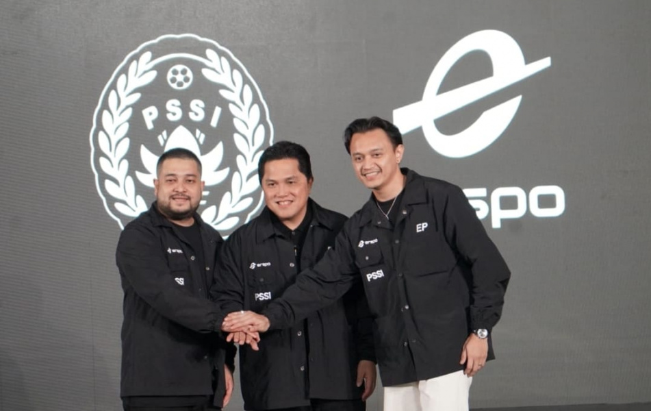 Ketua Umum PSSI Erick Thohir mengumumkan peresmian kerja sama PSSI dengan brand lokal Erspo sebagai apparel baru Timnas Indonesia, di Jakarta, Senin (22/02/2024) (Foto' PSSI)  