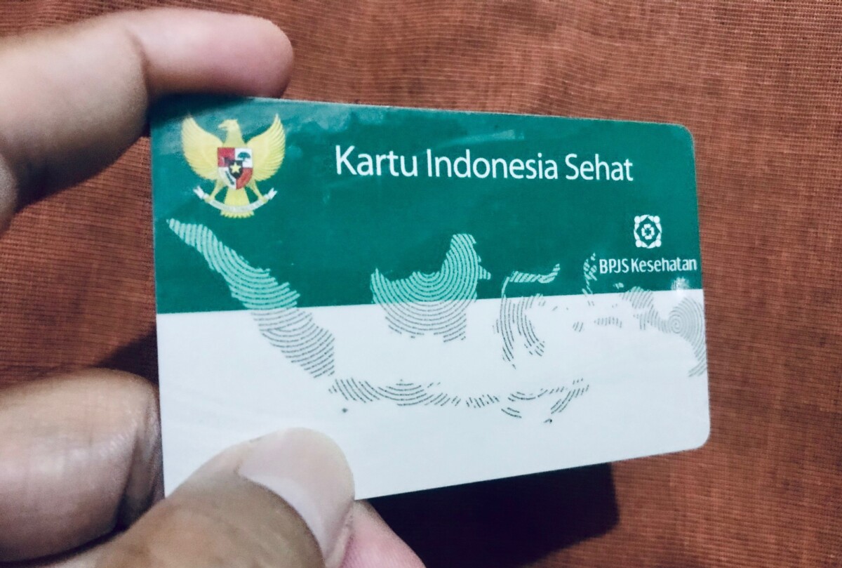 Kartu Indonesia Sehat atau kartu BPJS Kesehatan  jadi bukti kepesertaan masyarakat dalam program Jaminan Kesehatan Nasional. (Foto: Quarta.id/Eros Amil Maj)   