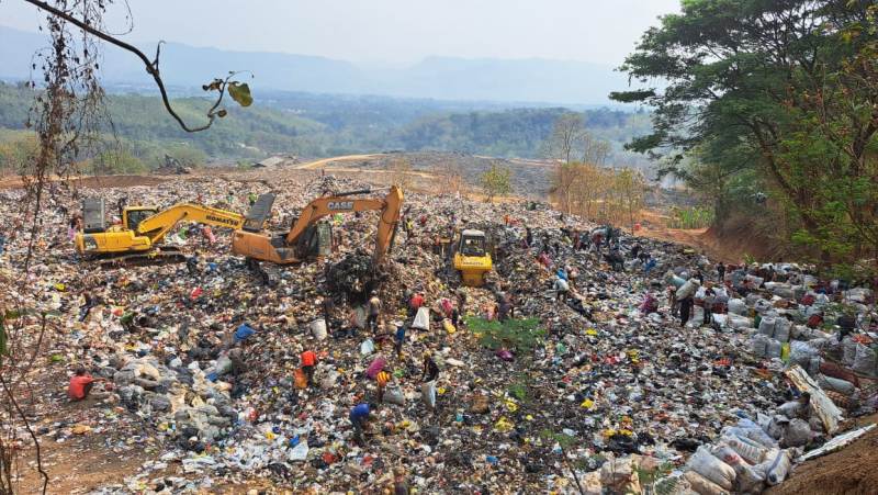 Pemandangan pada salah satu Tempat Pemrosesan Akhir (TPA) sampah di Indonesia. (Foto: Aliansi Zero Waste Indonesia)