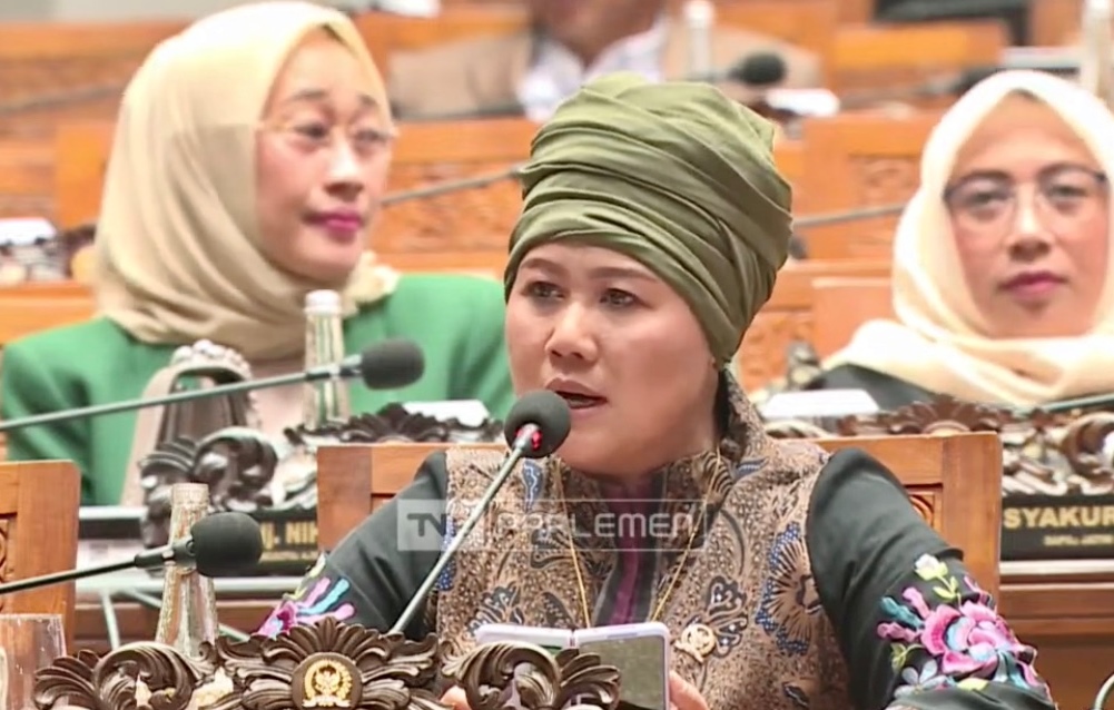 Anggota Fraksi PKB Luluk Nur Hamidah saat menyampaikan pandangannya tentang dugaan kecurangan Pemilu 2024 pada rapat paripurna DPR, Selasa (5/3/2024) (Foto: YouTube DPR/tangkapan layar)