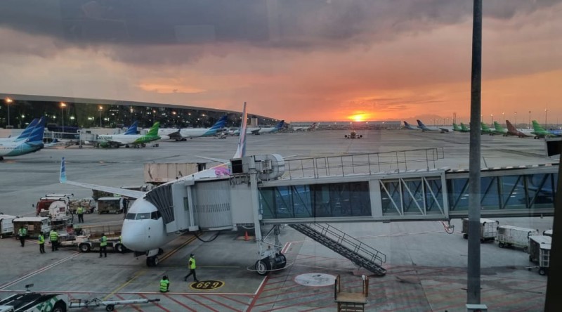 Pesawat udara milik berbagai maskapai terparkir di Terminal 3 Bandara Internasional Soekarno-Hatta Jakarta. Puncak arus balik di Bandara Soekarno-Hatta diperkirakan terjadi pada Minggu-Senin (14-15/4/2024). (Foto: PT Angkasa Pura 2)