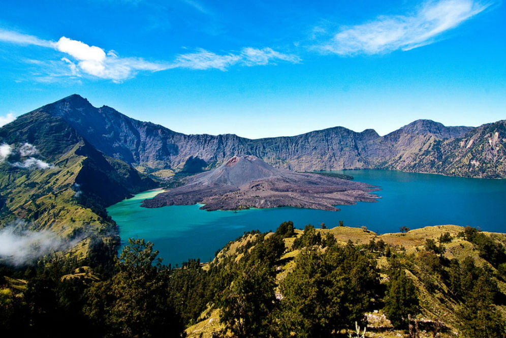 Geopark Global UNESCO Rinjani Lombok di Provinsi Nusa Tenggara Barat. (Foto: pmptsp.lomboktimurkab.go.id) 