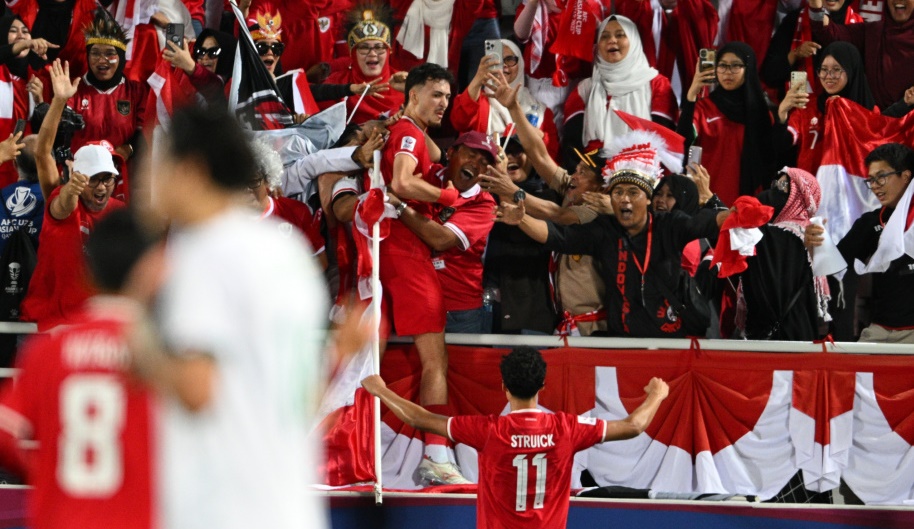 Pemain Timnas Indonesia U-23 Ivar Jenner melakukan selebrasi seusai mencetak gol ke gawan Irak pada laga perebutan tempat ketiga Piala Asia U-23, Jumat (3/5/2024) WIB.  Indonesia kalah 2-1. (Foto: PSSI)    