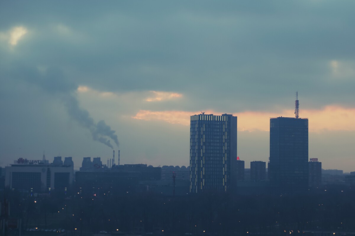 Ilustrasi polusi udara. (Foto: unsplash.com/Ivan Aleksic)
