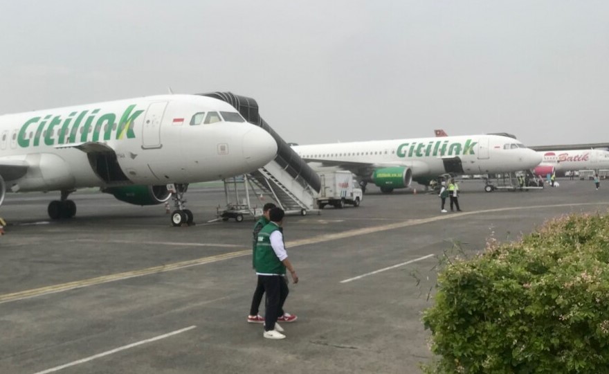 Pesawat udara Citilink terparkir di Bandara Halim Perdanakusumah Jakarta, Selasa (9/4/2024). (Foto: Quarta.id/Eros Amil Maj)