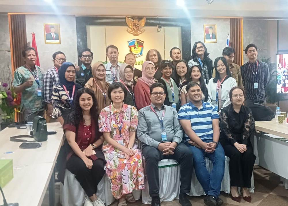 Perwakilan Griffith University, Australia dan Universitas Muslim Indonesia (UMI) bersama delegasi pada simposium internasional bertajuk "Empowering Sulawesi Women in Sustainable Tourism" yang berlangsung di Makassar dari 4 hingga 5 November 2025.(Foto: Istimewa)