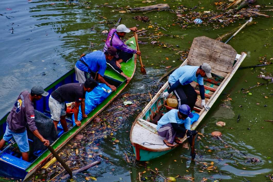 Aksi cleanup gerakan Literasea di Kabupaten Bone, Sulawesi Selatan. (Foto: Dok. Literasea)