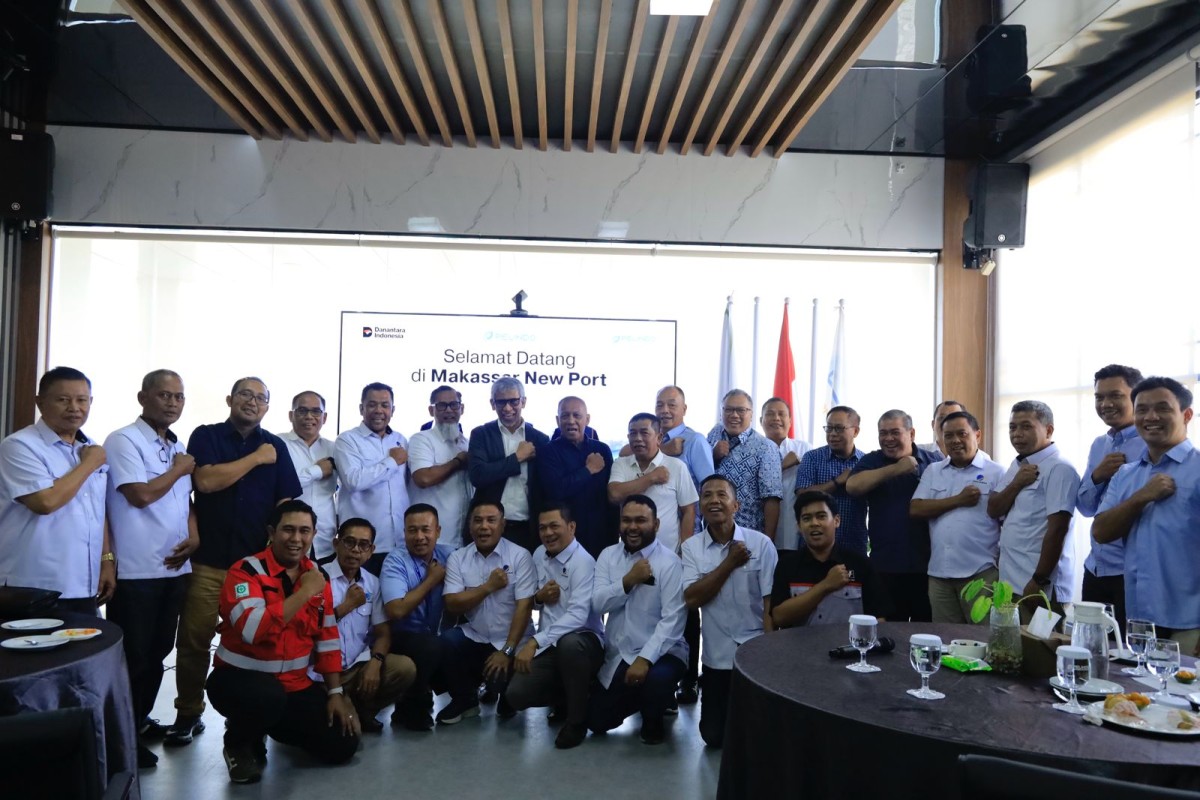 Pertemuan pihak Pelindo dengan sejumlah stakeholder di Ruang Rapat Kantor Makassar New Port (MNP), Rabu (8/4/2026). (Foto: Dok. Pelindo)