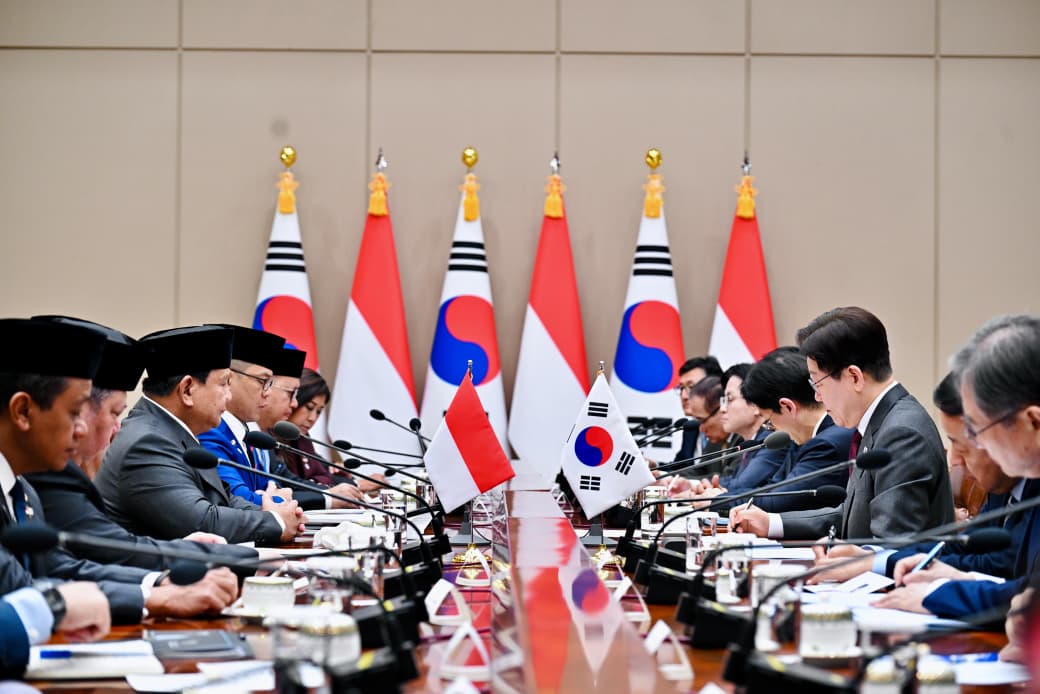 Presiden RI Prabowo Subianto dan Presiden Republik Korea Lee Jae Myung saat melakukan pertemuan bilateral di Istana Kepresidenan Republik Korea, Cheong Wa Dae (Blue House), pada Rabu, 1 April 2026. Kedua negara mendorong peningkatan hubungan bilateral Korea Selatan dan Indonesia menjadi kemitraan strategis komprehensif khusus.  (Foto: BPMI Setpres/Laily Rachev)